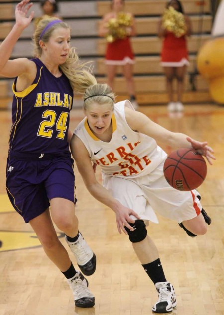 WomensBball_02.15